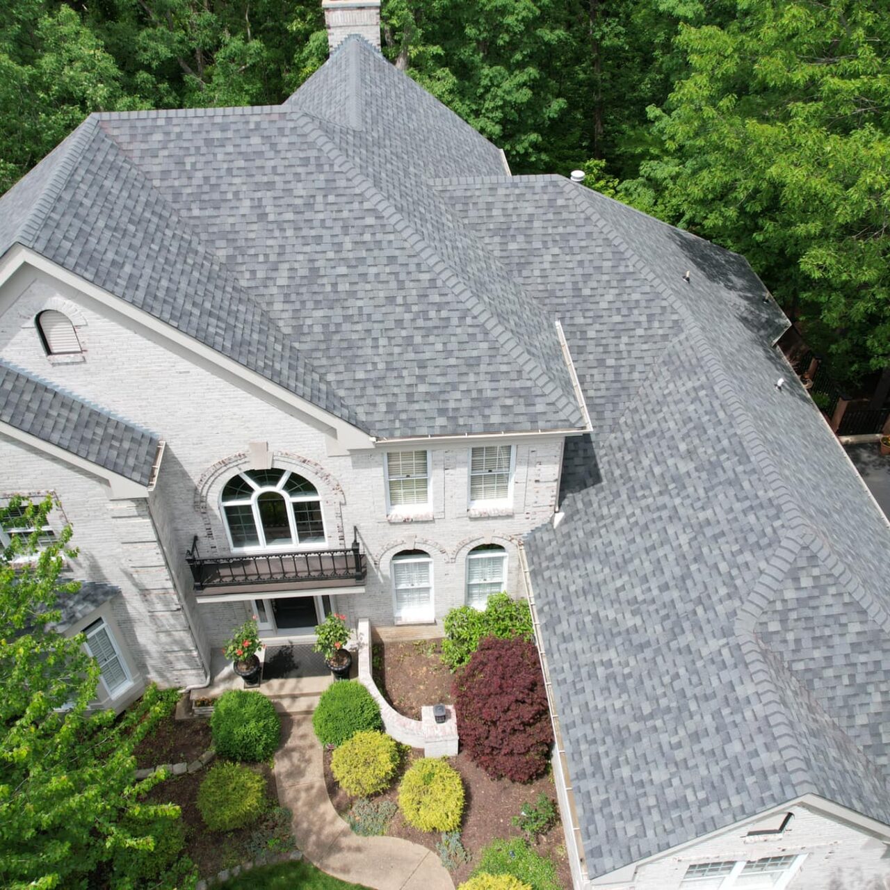 Shingle roof on a home near St. Louis