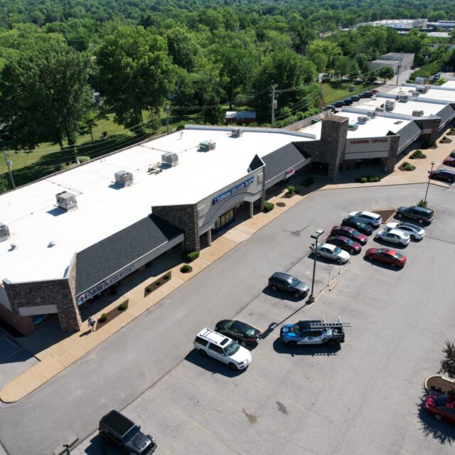 https://westcountyroof.com/wp-content/uploads/2024/06/Ballwin-11-640x640.jpg